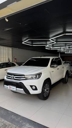 TOYOTA HILUX 2.8 SRX 4X4 CD 16V DIESEL 4P AUTOMÁTICO